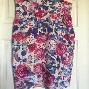 LuLaRoe Cassie stretchy floral pencil skirt